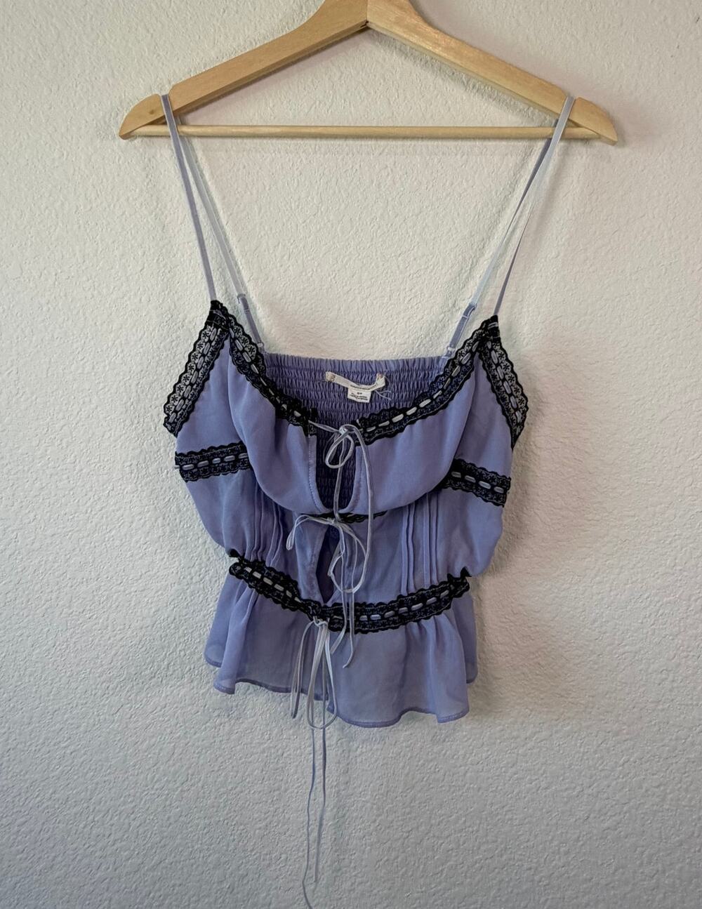 Kimchi Blue Periwinkle Lace Trim Tie Front Flyaway Babydoll Cami Top Md